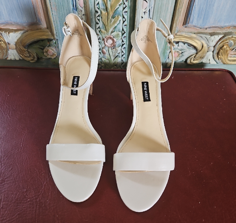 Nine West Cream Suede Heels Elegant Stiletto Design